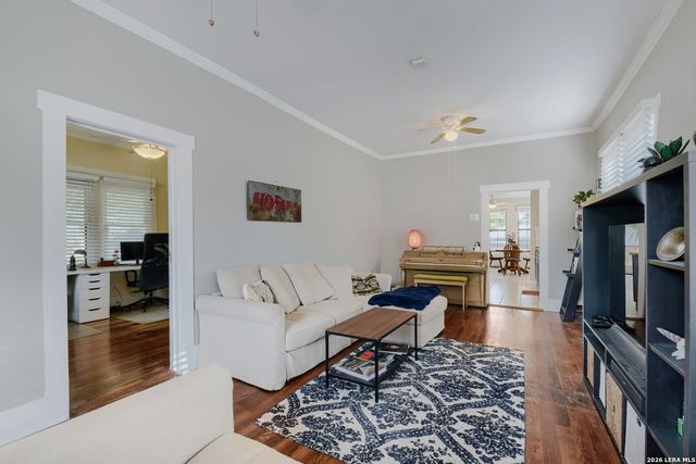 608 E Mistletoe, San Antonio, TX 78212