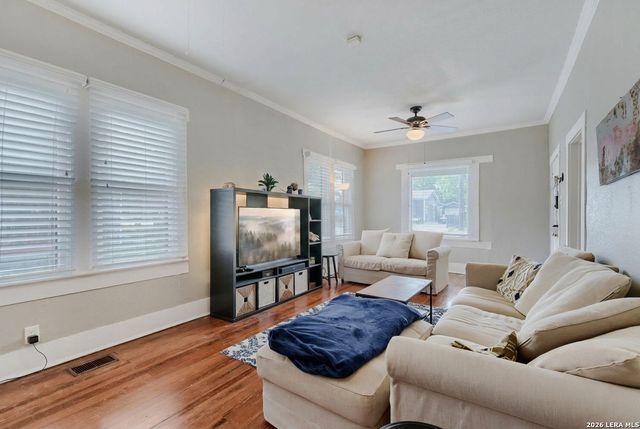 608 E Mistletoe, San Antonio, TX 78212