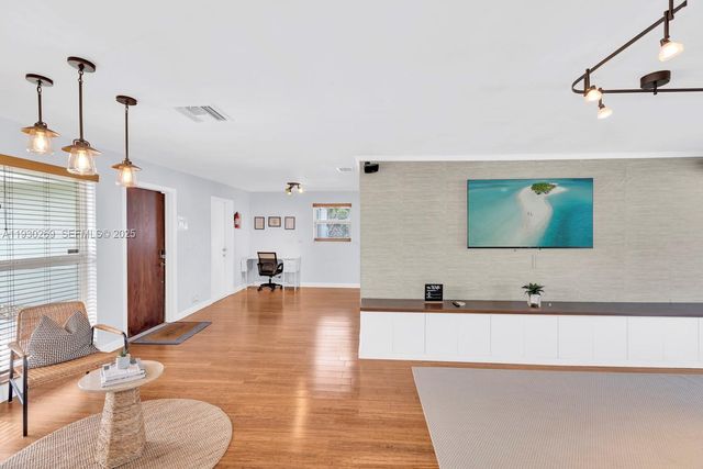 2875 NE 19th St, Pompano Beach, FL 33062