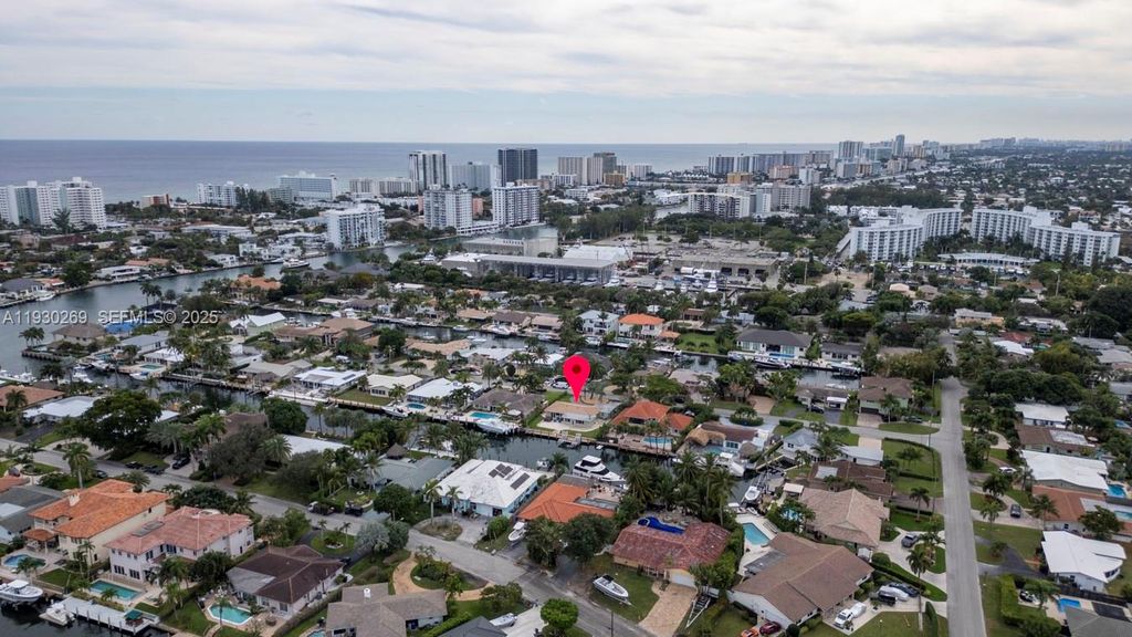 Image 11 of property listing at 2875 NE 19th St, Pompano Beach, FL 33062