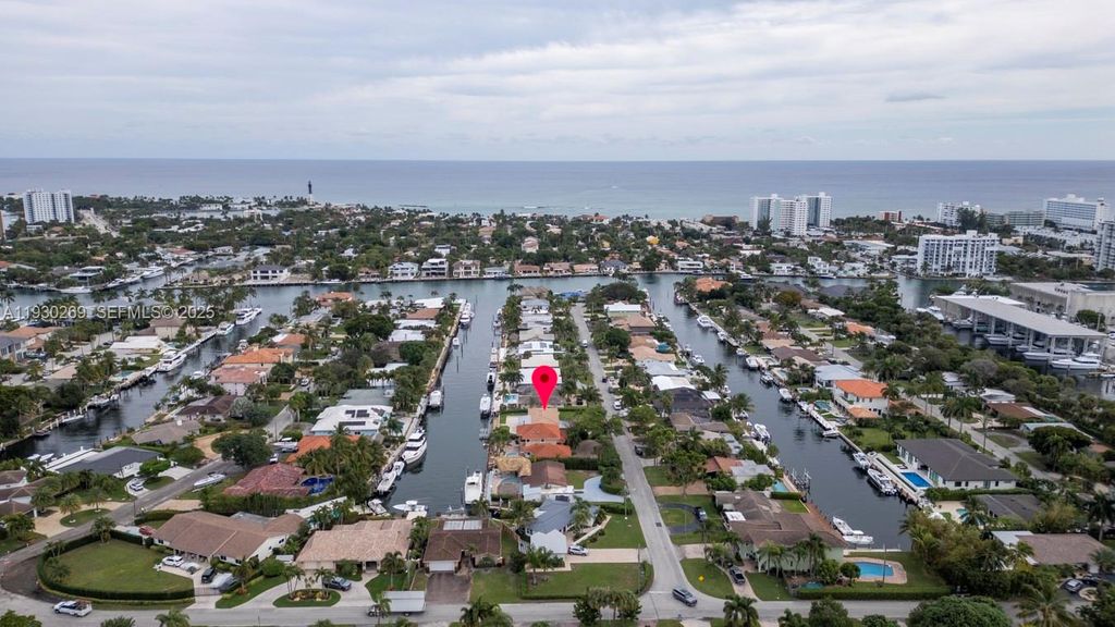 Image 13 of property listing at 2875 NE 19th St, Pompano Beach, FL 33062