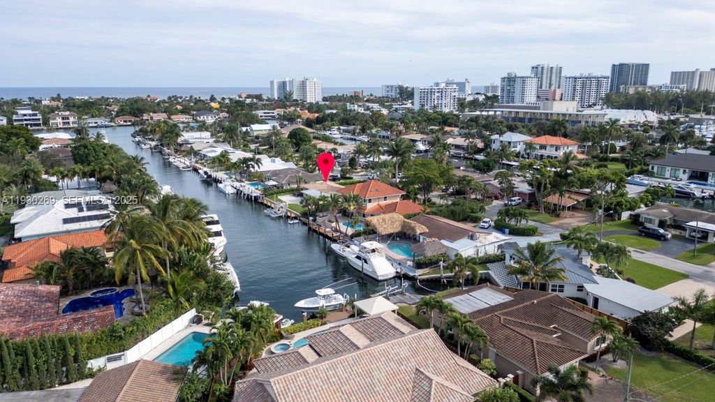 Image 19 of property listing at 2875 NE 19th St, Pompano Beach, FL 33062