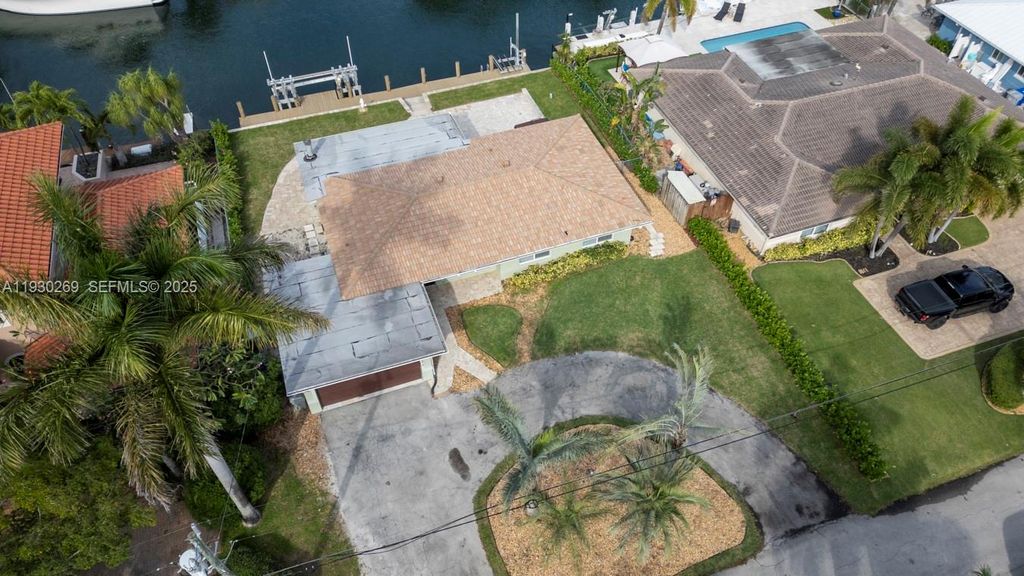 Image 22 of property listing at 2875 NE 19th St, Pompano Beach, FL 33062