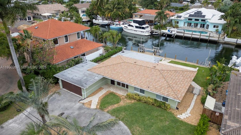 Image 26 of property listing at 2875 NE 19th St, Pompano Beach, FL 33062