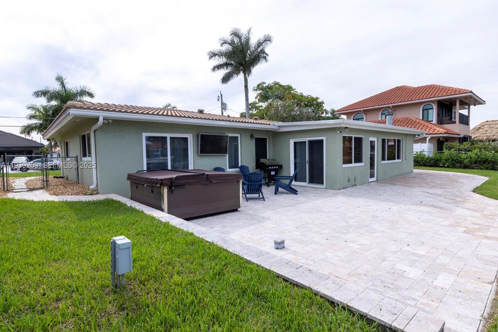 Image 43 of property listing at 2875 NE 19th St, Pompano Beach, FL 33062