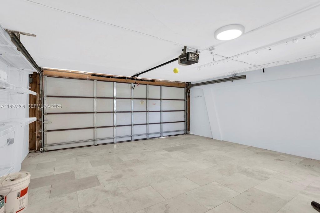 Image 50 of property listing at 2875 NE 19th St, Pompano Beach, FL 33062