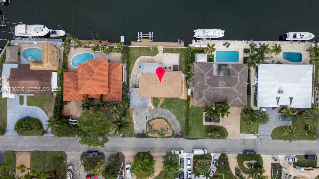 Image 7 of property listing at 2875 NE 19th St, Pompano Beach, FL 33062