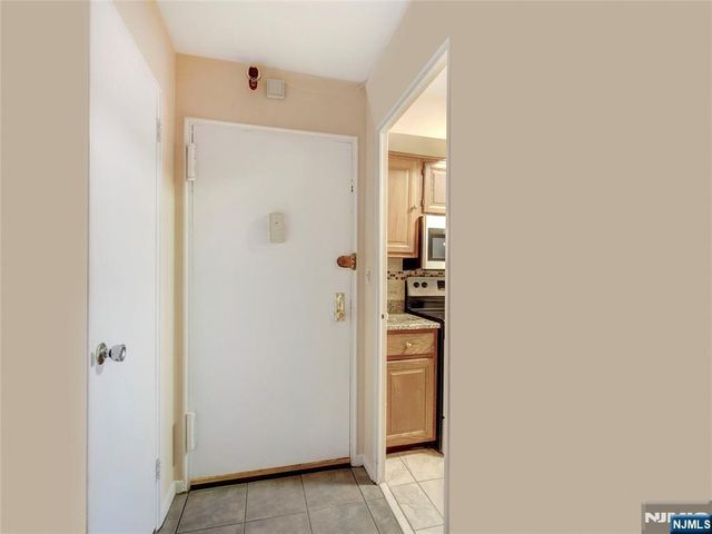 377 S Harrison Street 9E, East Orange, NJ 07018