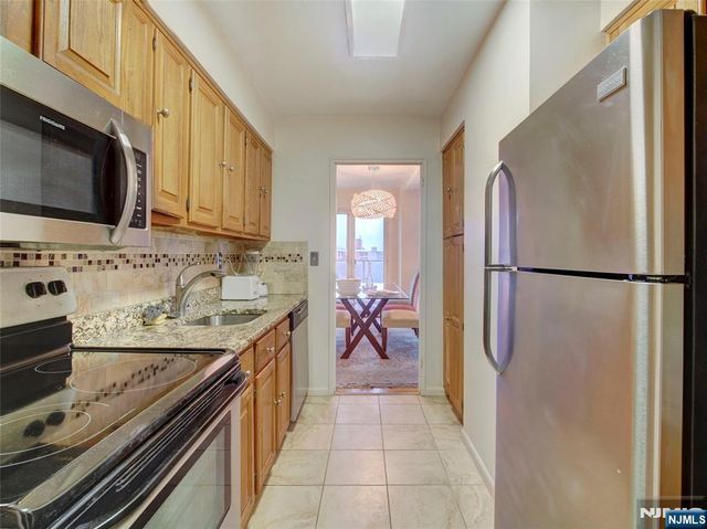 377 S Harrison Street 9E, East Orange, NJ 07018