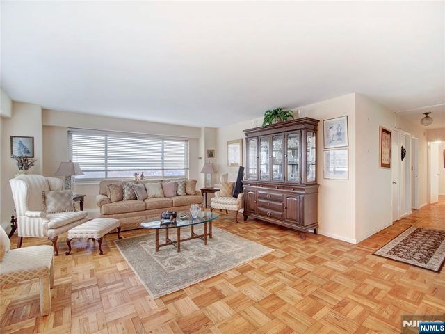 377 S Harrison Street 9E, East Orange, NJ 07018