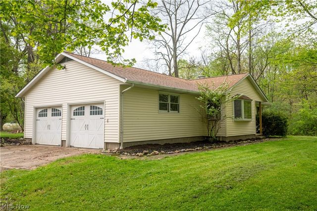18889 Riverview Drive, Chagrin Falls, OH 44023