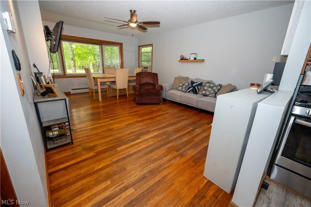 18889 Riverview Drive, Chagrin Falls, OH 44023