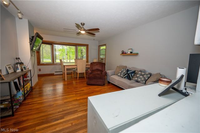 18889 Riverview Drive, Chagrin Falls, OH 44023
