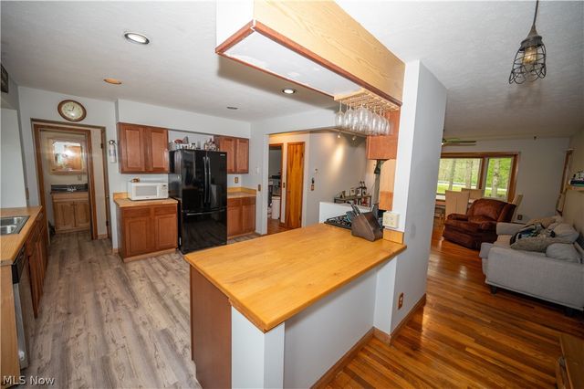 18889 Riverview Drive, Chagrin Falls, OH 44023