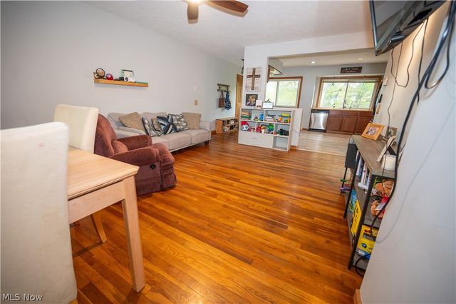 18889 Riverview Drive, Chagrin Falls, OH 44023