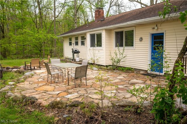 18889 Riverview Drive, Chagrin Falls, OH 44023