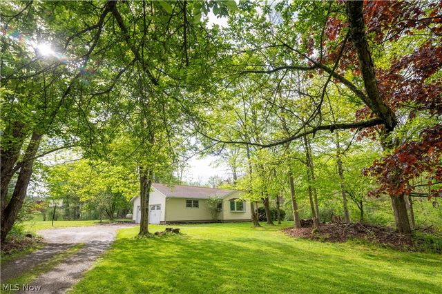 18889 Riverview Drive, Chagrin Falls, OH 44023