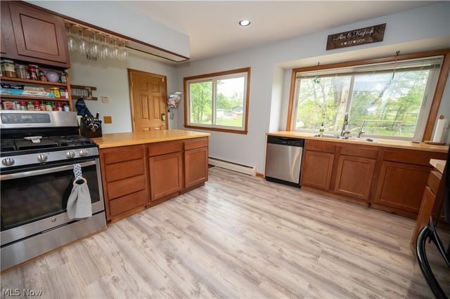18889 Riverview Drive, Chagrin Falls, OH 44023