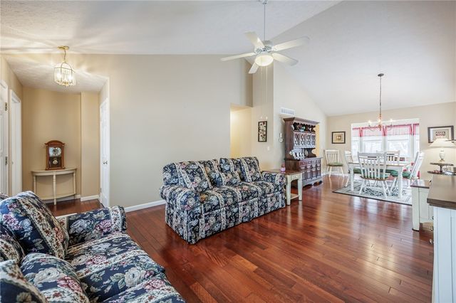 18 Shirleen Drive, Parma, NY 14468