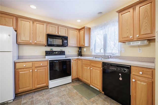 18 Shirleen Drive, Parma, NY 14468