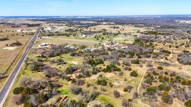 5875 S US Highway 287, Corsicana, TX 75109