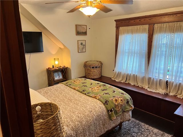 54 Chambers Ave, Greenville Boro, PA 16125