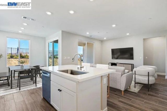 1808 Cresthaven St, Brentwood, CA 94513