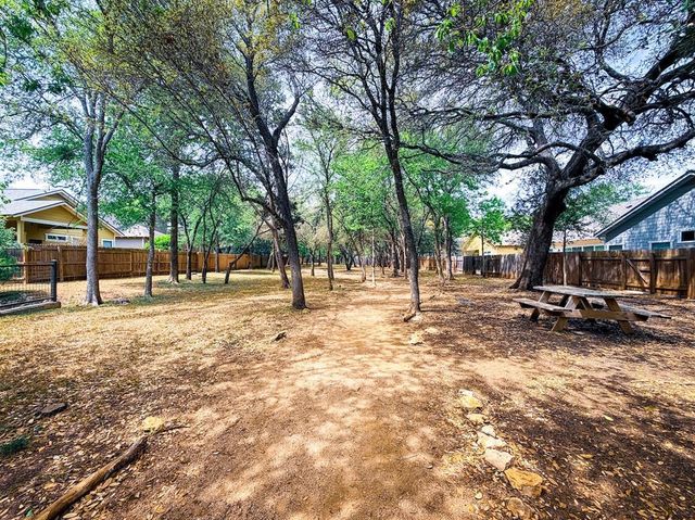 6004 Whipple WAY, Austin, TX 78745