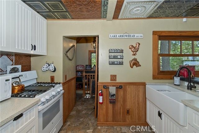 540 Rose Quartz, Lake Arrowhead, CA 92352