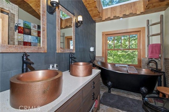 540 Rose Quartz, Lake Arrowhead, CA 92352