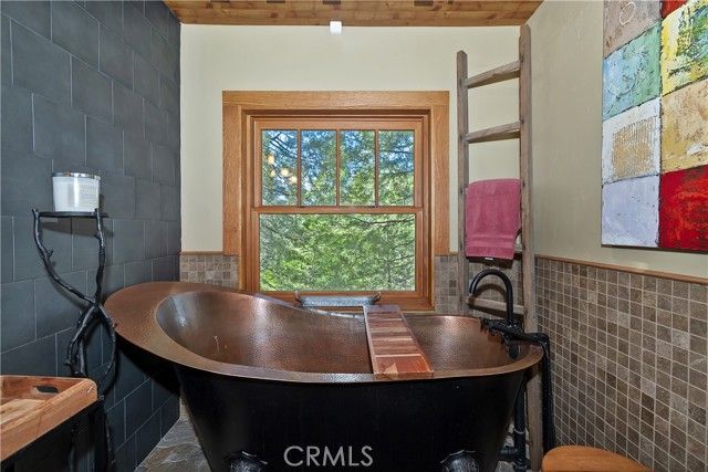 540 Rose Quartz, Lake Arrowhead, CA 92352