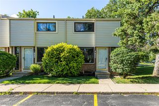 1669 Wimbledon Drive, Walled Lake, MI 48390