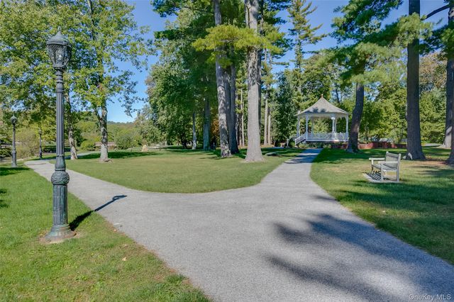 71 Cox Avenue, Armonk, NY 10504