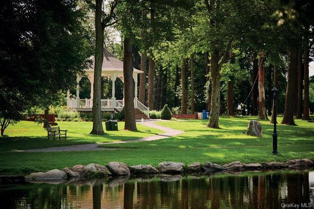 71 Cox Avenue, Armonk, NY 10504