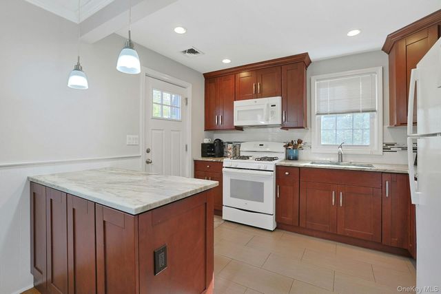 71 Cox Avenue, Armonk, NY 10504