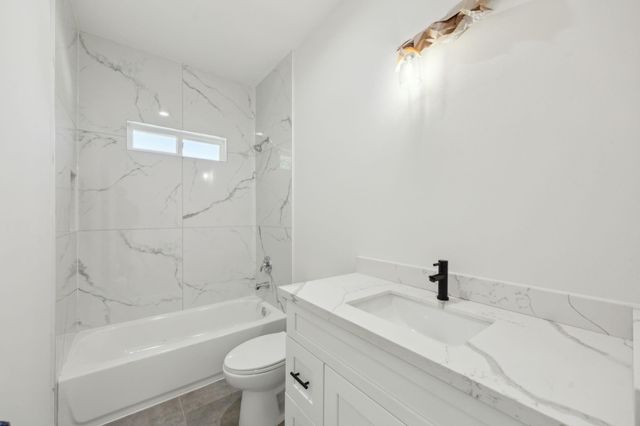 418 Delaware St, Houston, TX 77029