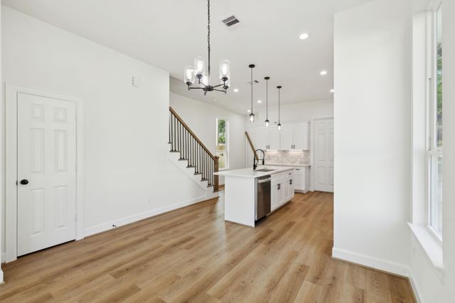 418 Delaware St, Houston, TX 77029