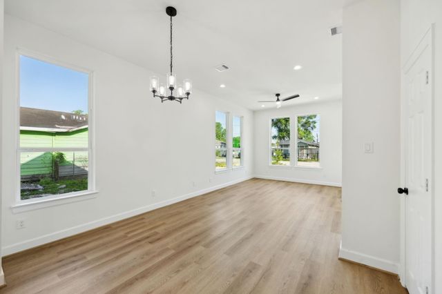 418 Delaware St, Houston, TX 77029