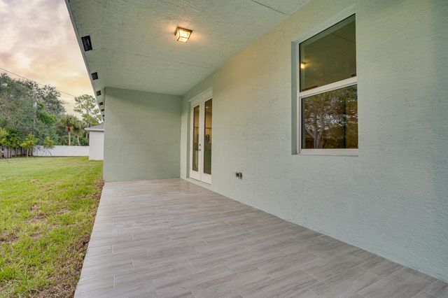 540 SW Rabbit Avenue, Port St Lucie, FL 34953