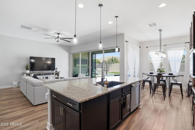 2846 W PATAGONIA Court, San Tan Valley, AZ 85144
