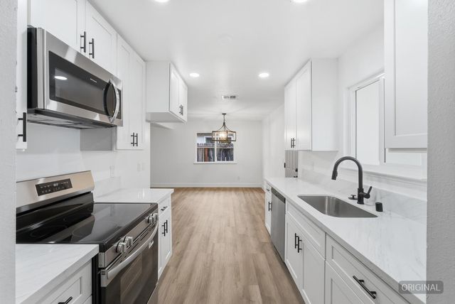 4633 E Cornell Avenue, Fresno, CA 93703