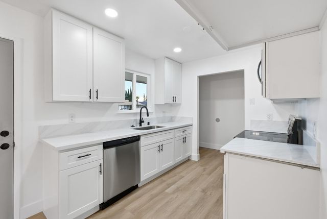 4633 E Cornell Avenue, Fresno, CA 93703