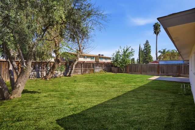 4633 E Cornell Avenue, Fresno, CA 93703