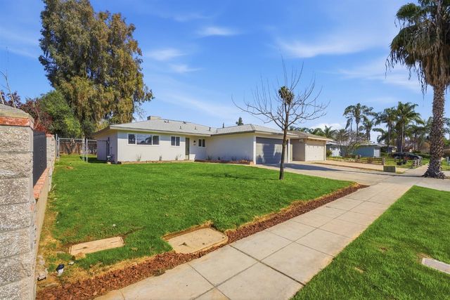 4633 E Cornell Avenue, Fresno, CA 93703