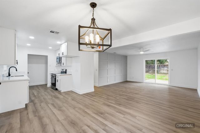 4633 E Cornell Avenue, Fresno, CA 93703