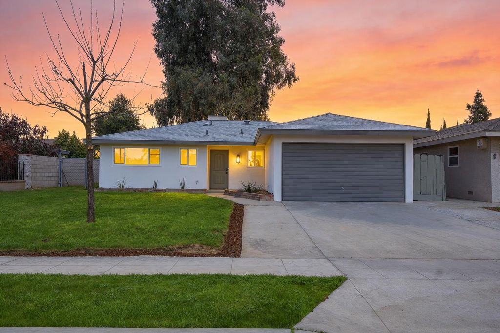 4633 E Cornell Avenue, Fresno, CA 93703