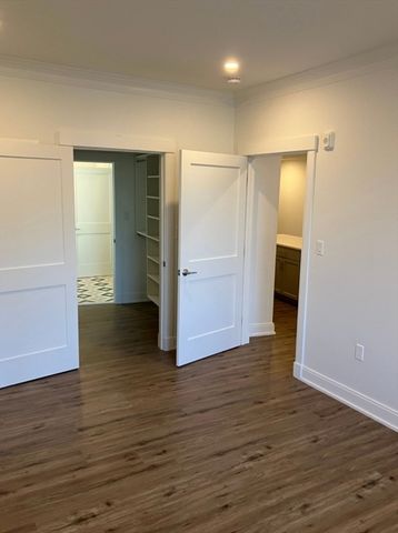 61 County St 310, Dover, MA 02030