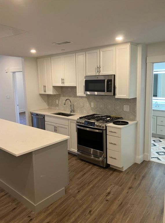 61 County St 310, Dover, MA 02030