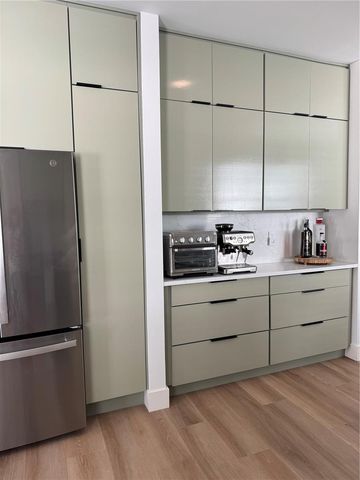 212 S FREMONT AVENUE, Tampa, FL 33606