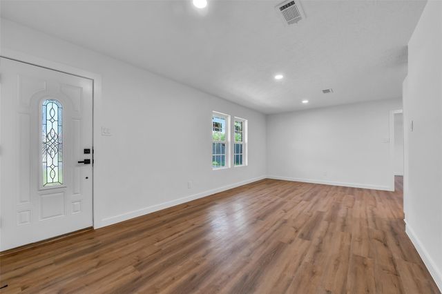 1913 41st Avenue N, Texas City, TX 77590